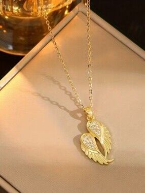 ❤️$10each Or Bundle 4/$20 Gold Angel Wing Pendant Necklace